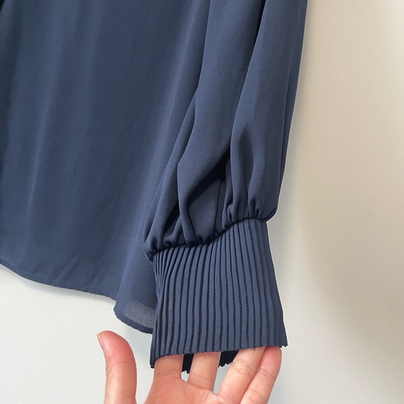 Ann Taylor Long Sleeves Navy Blue Blouse Size Medium - Picture 3 of 5